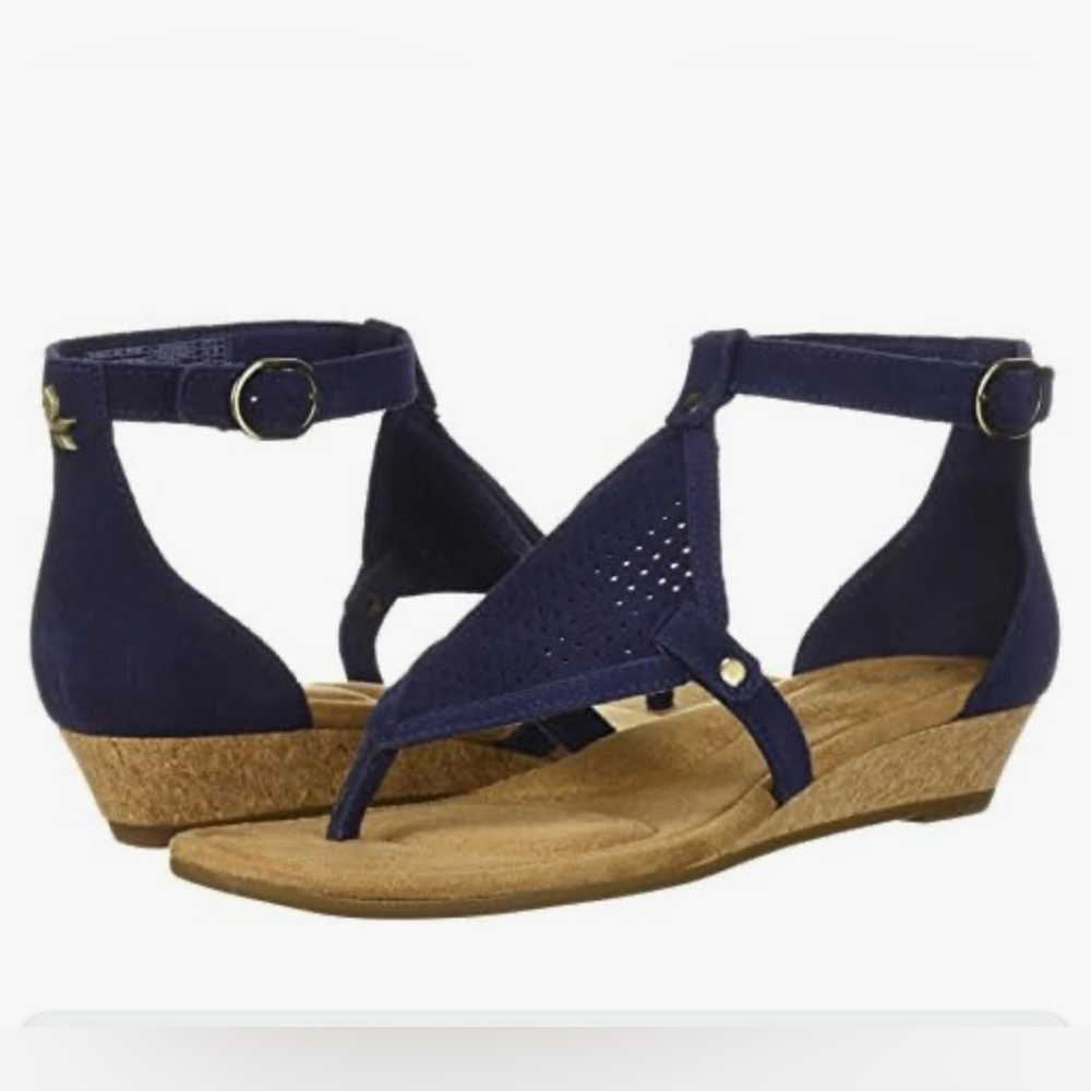 EUC like new Koolaburra by UGG sz6 Navy Briona T-Strap Low Wedge Sandals…